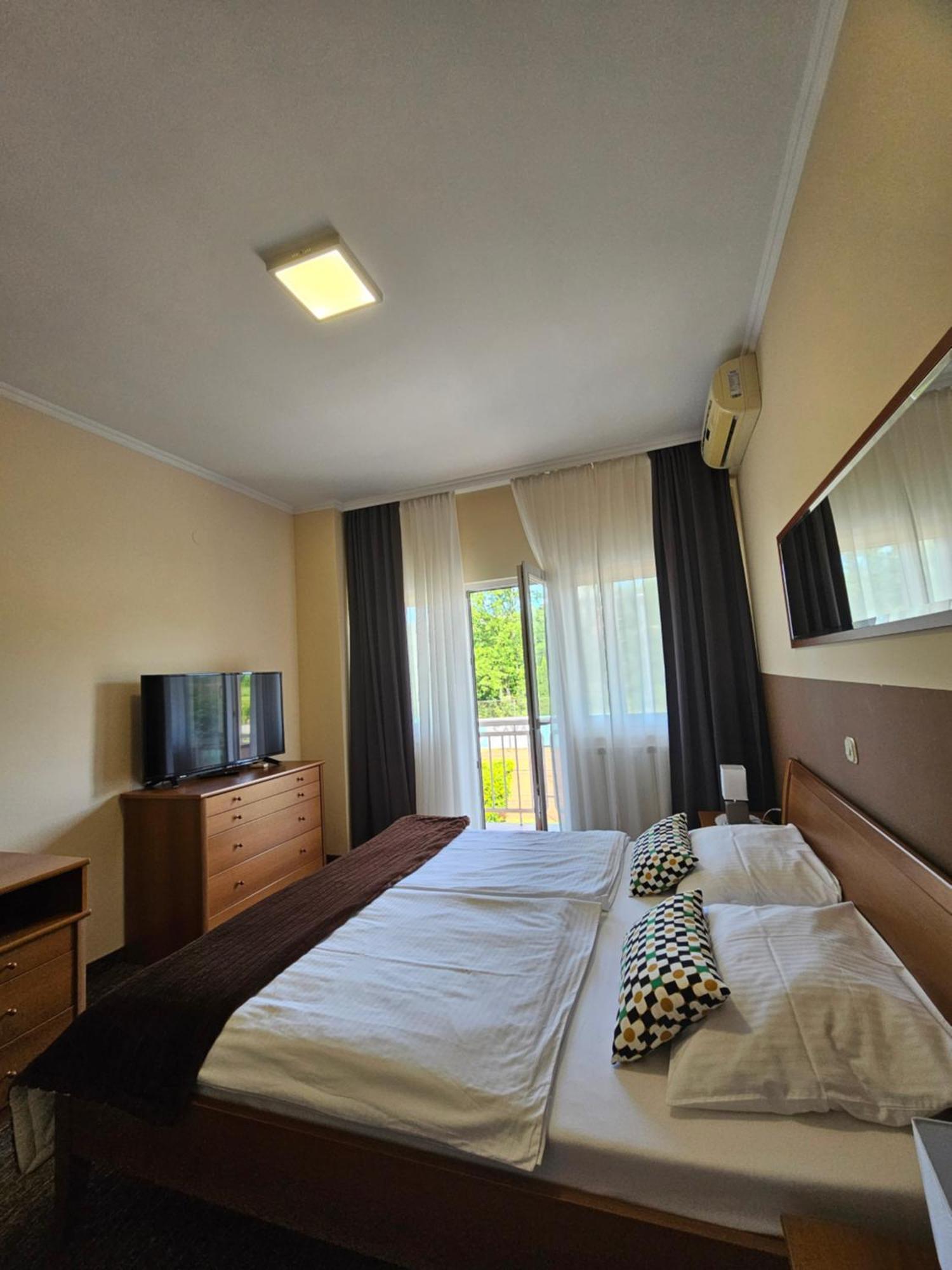Bed And Breakfast Restaurant Dp Donji Zvecaj Cameră foto