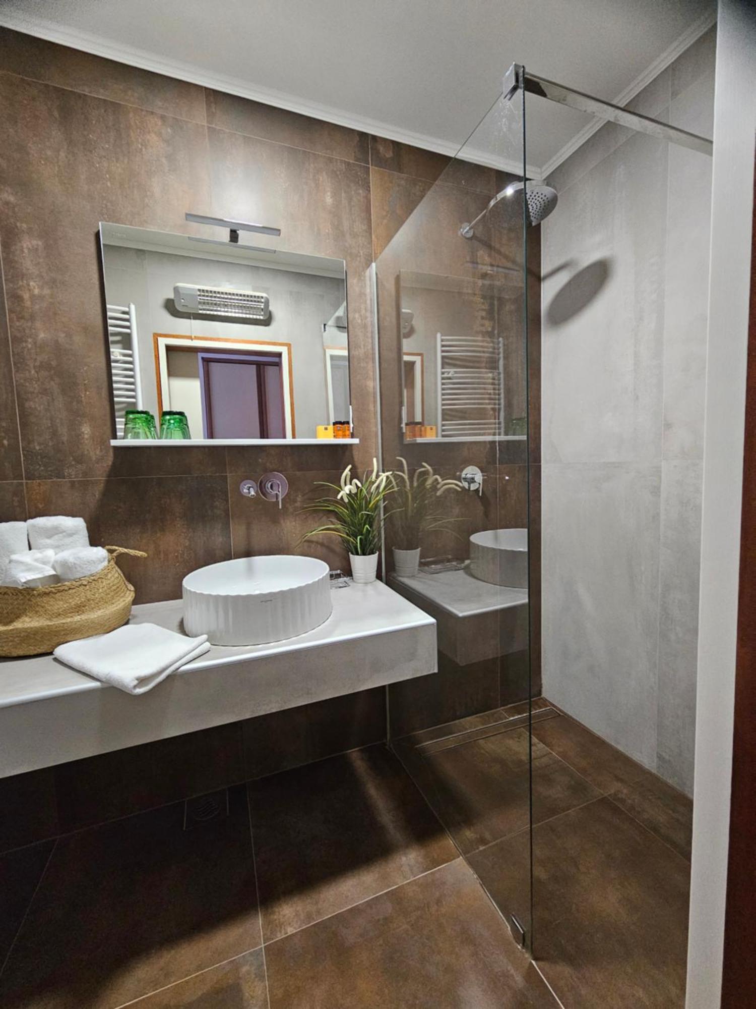 Bed And Breakfast Restaurant Dp Donji Zvecaj Exterior foto